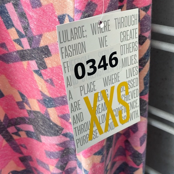 LulaRoe Muted Geometric Printed Perfect T High Low Top-#0346 - Picture 6 of 12